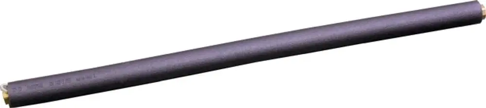 Edelstahl-Wellrohr mit Dämmung in Schwarz, gerade Form. Das Produkt von Wolf ist in einem durchgehenden Stück ohne sichtbare Verbindungen.